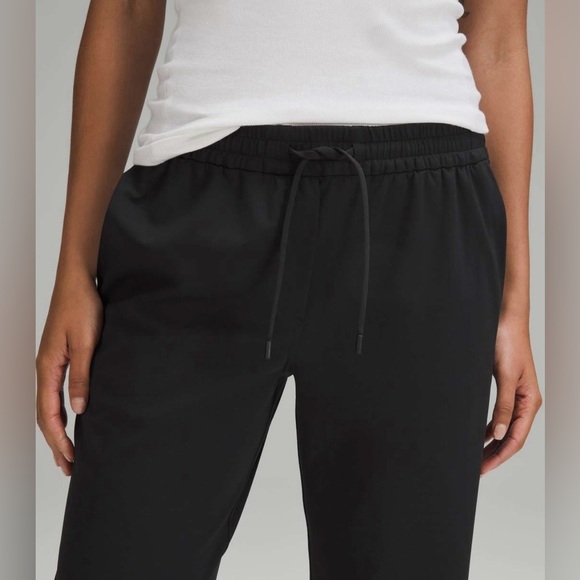 Lululemon Luxtreme Mid-Rise Straight-Leg Trouser Black
size M Women’s - Picture 5 of 10